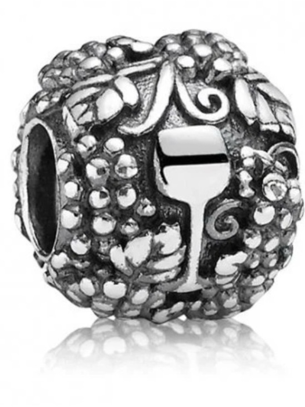 Pandora NIB never worn ‘Vineyard’ charm- RETIRED